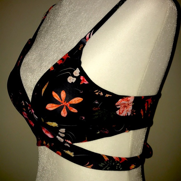 Cupshe Floral Bikini Top - Picture 3 of 5